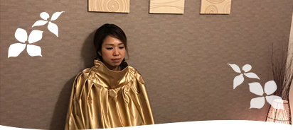 黄土よもぎ蒸しとは(黄土よもぎ蒸し施術の様子)