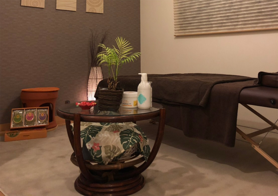 ベルフィーヌ施術ベット、サロン内の写真